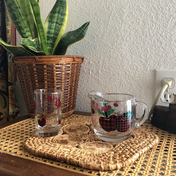 Anchor Hocking Plaid Apple Creamer & Juice Glass Set - Picture 2 of 15